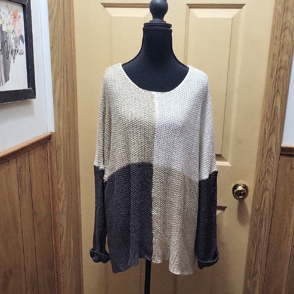 Stylish Two-Tone Knit Sweater